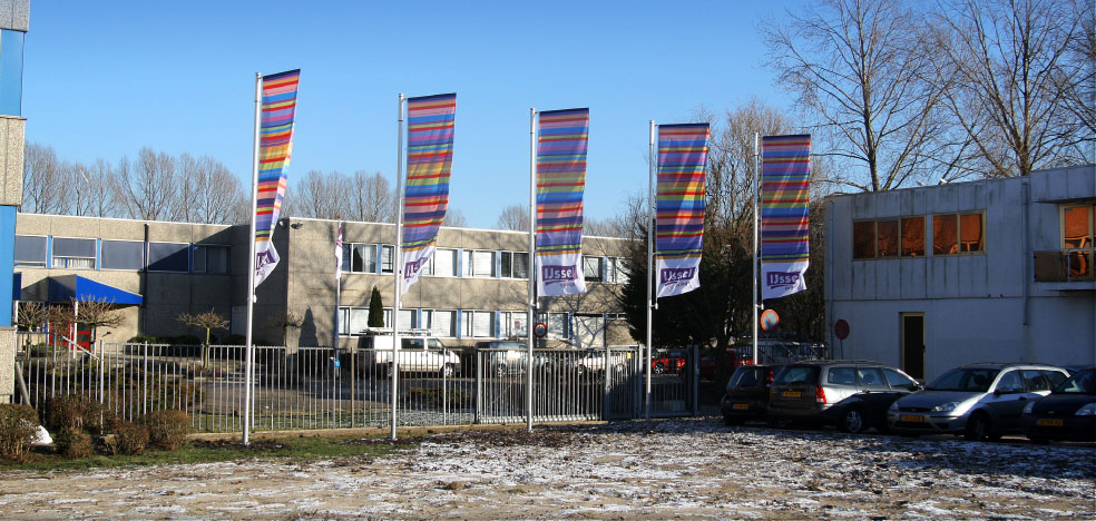 vlaggen, baniermasten, budget masten, Banieren, mast, banier bedrukken, masten, baniermast plaatsen, vlaggen houders, banier masten, plaatsen baniermasten, mast, vlaggen palen, luxe masten, Drukkerij Teeuwen, banier, Capelle